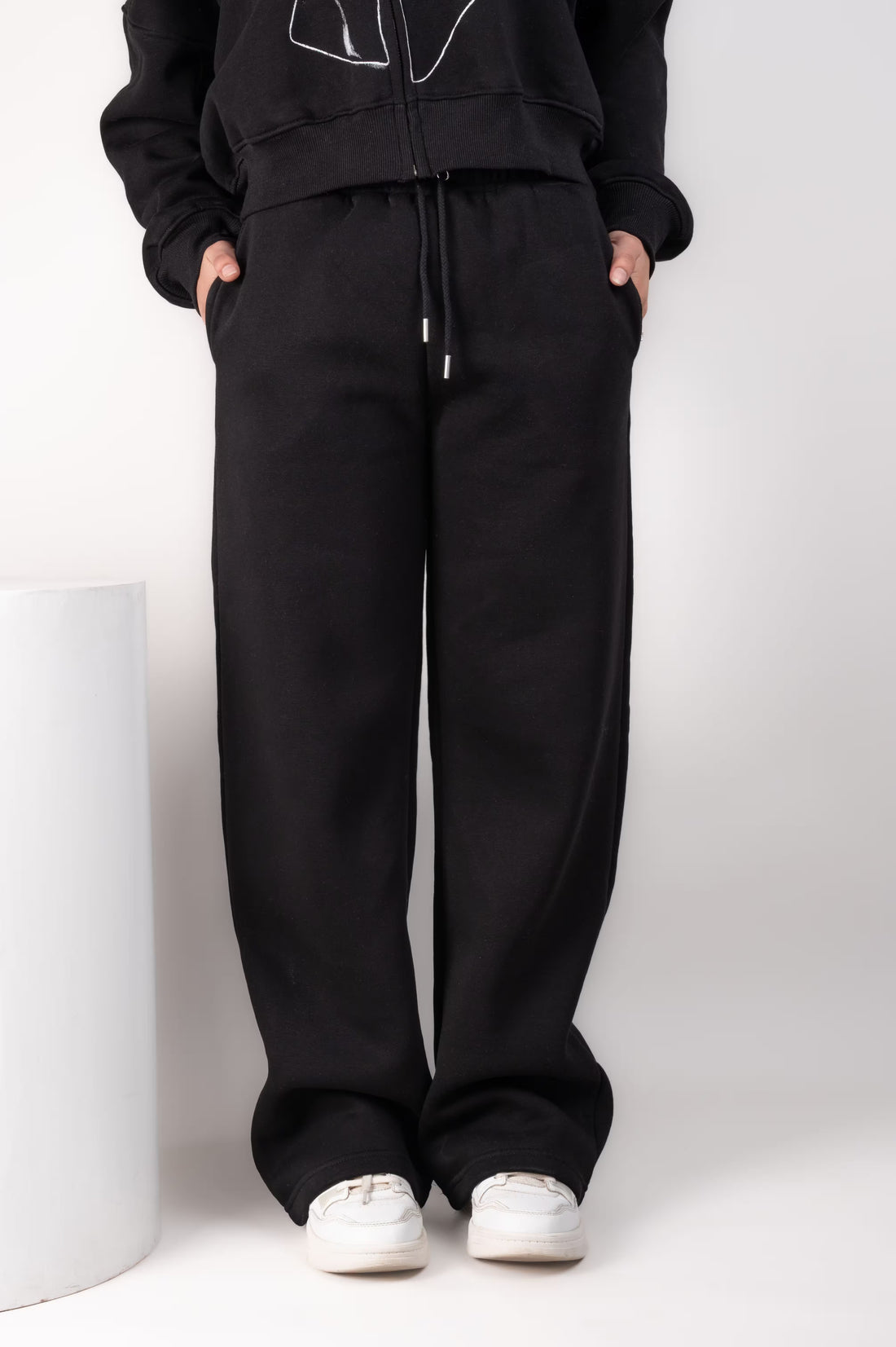 BLACK TROUSERS