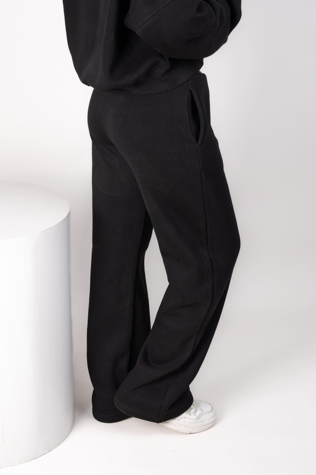 BLACK TROUSERS